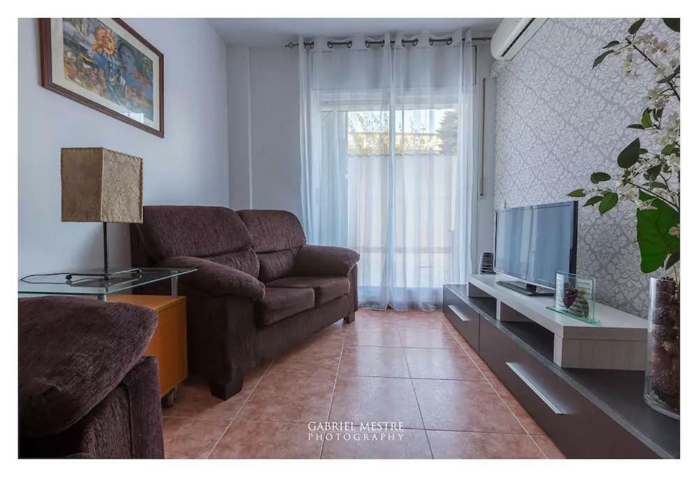 Bonito Y Acoger, A 50 Metros Del Mar Con Wifi Calafell Exterior photo