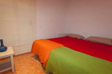 Bonito Y Acoger, A 50 Metros Del Mar Con Wifi Calafell Exterior photo